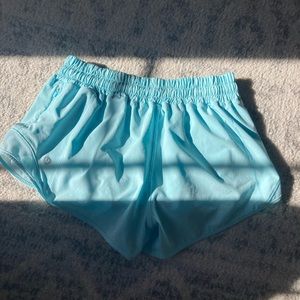 Lululemon blue icing hotty hots low rise 2.5